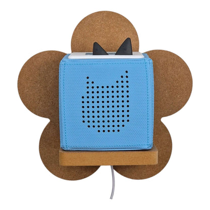 Daisy shaped display shelf for Toniebox, featuring one large MDF bracket for Tonie box storage.